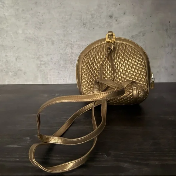 Vintage Bally Quilted Gold Metallic Leather shoulder or backpack Bag - Picture 4 of 9